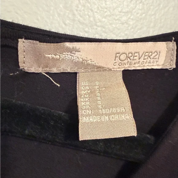 Forever 21 Women's Black & Tan Long Sleeve Zipper Top Y2K Size Small - Picture 2 of 6